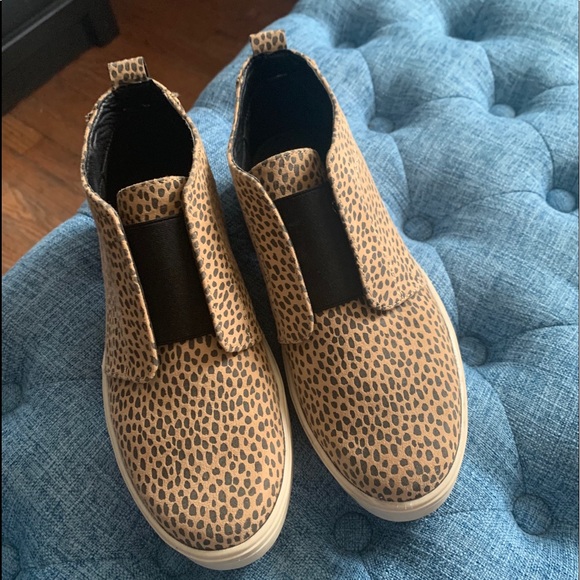 Universal Thread Shoes - Universal Thread Lillian Sneakers